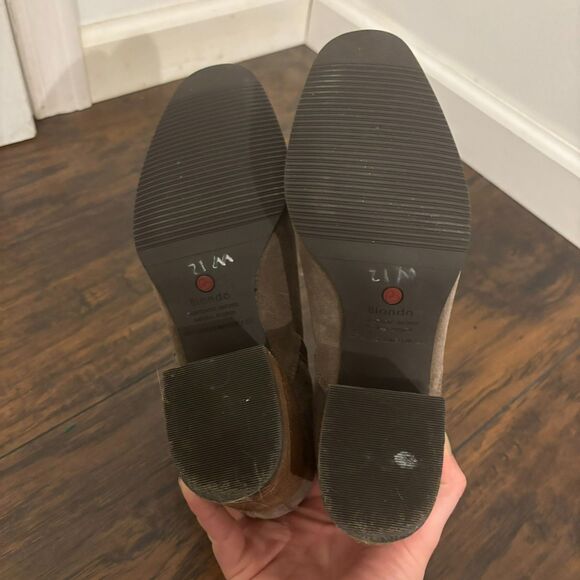 Blondo Waterproof size 7M Taupe Beige Fall Time Neutral Stacked Heeled Booties - Picture 7 of 10